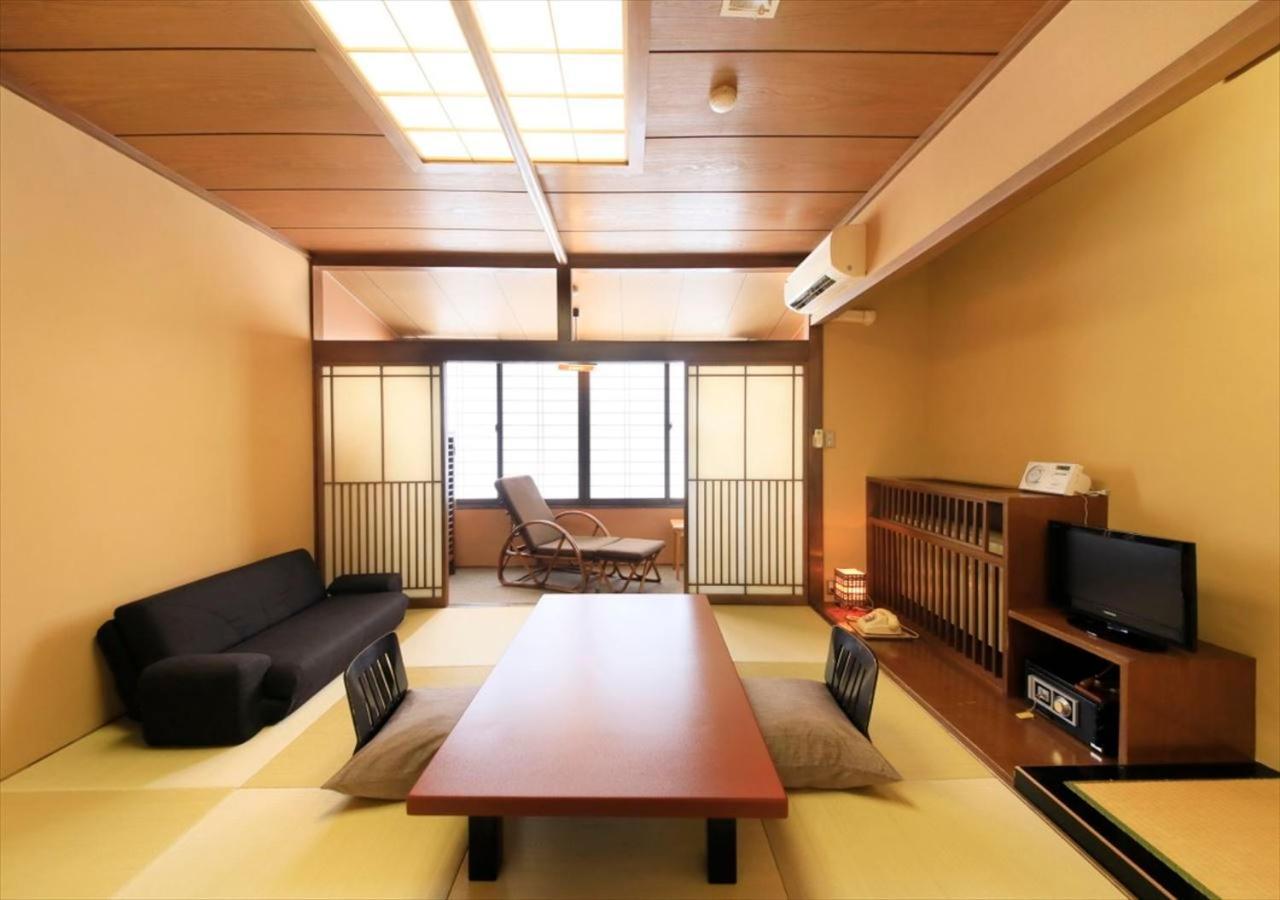 Hotel Saikatei Jidaiya Kaminoyama Habitación foto