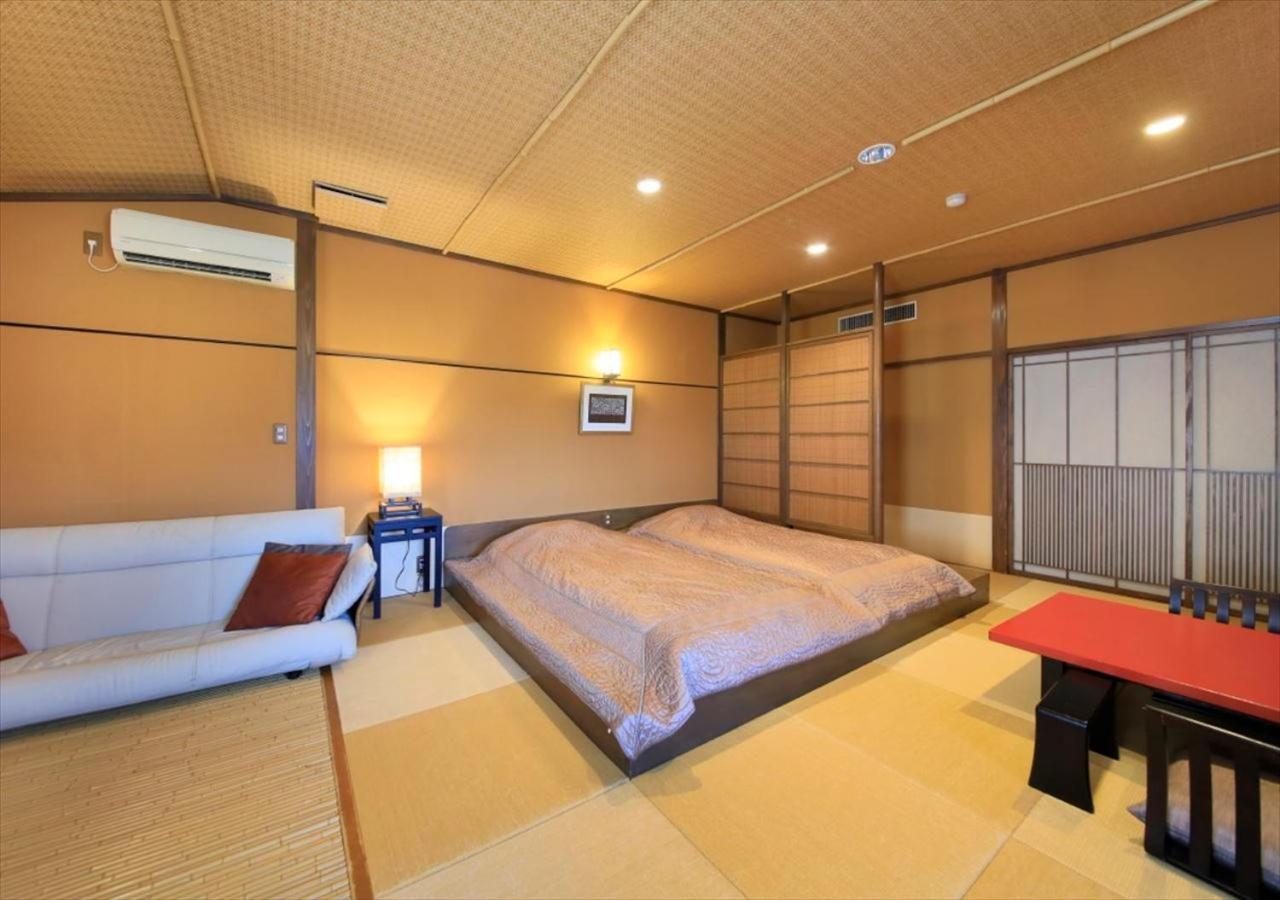 Hotel Saikatei Jidaiya Kaminoyama Habitación foto